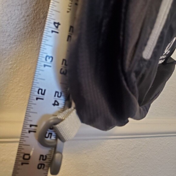 Waterfly Sling Pack - Black Gray Adjustable Strap Pockets Zippered NWT - Picture 6 of 16